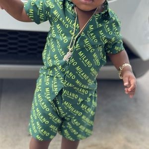 Milano outfit lightly worn for a couple hours